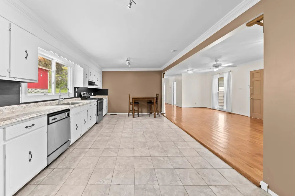 511 N Main St Cornersville, TN 37047