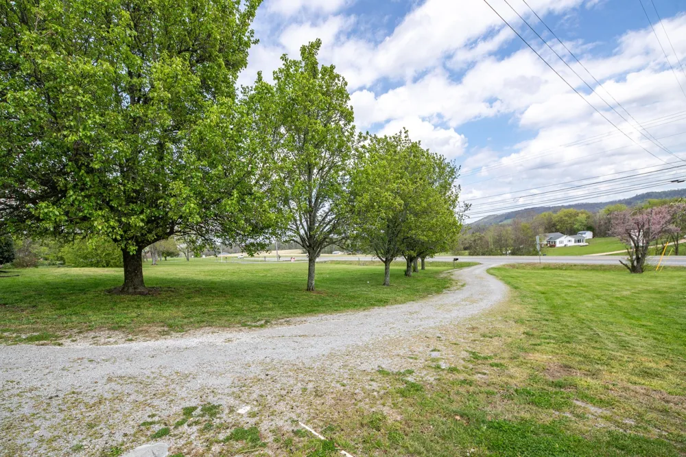 511 N Main St Cornersville, TN 37047