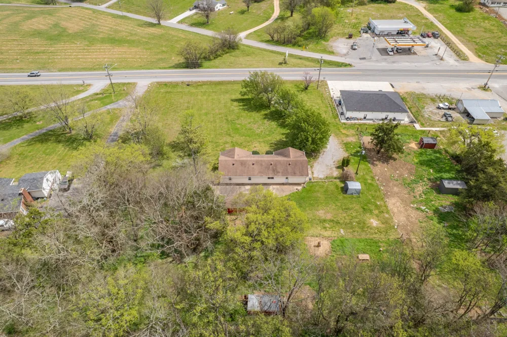 511 N Main St Cornersville, TN 37047