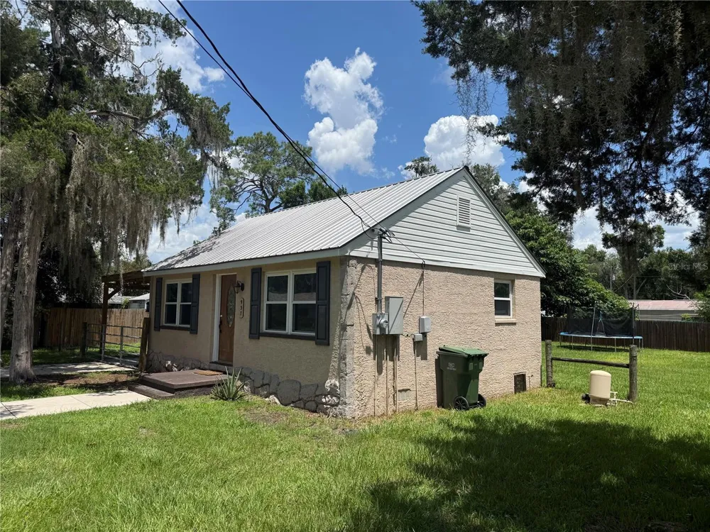 937 COUNTY ROAD 481W Lake Panasoffkee, FL 33538