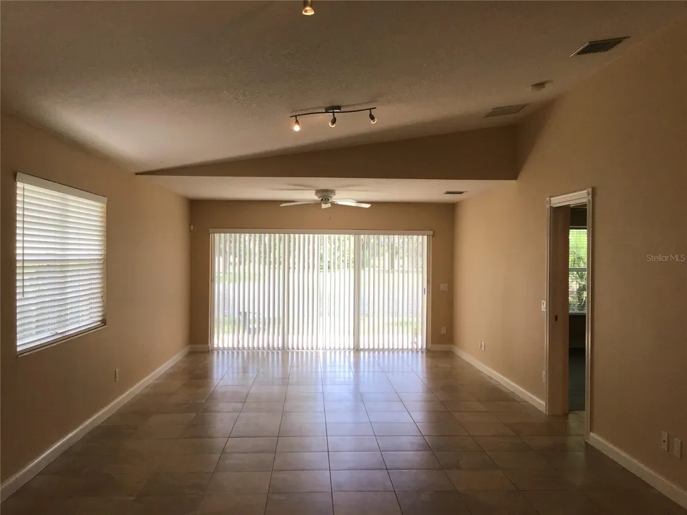 11824 DELFINA LANE Orlando, FL 32827