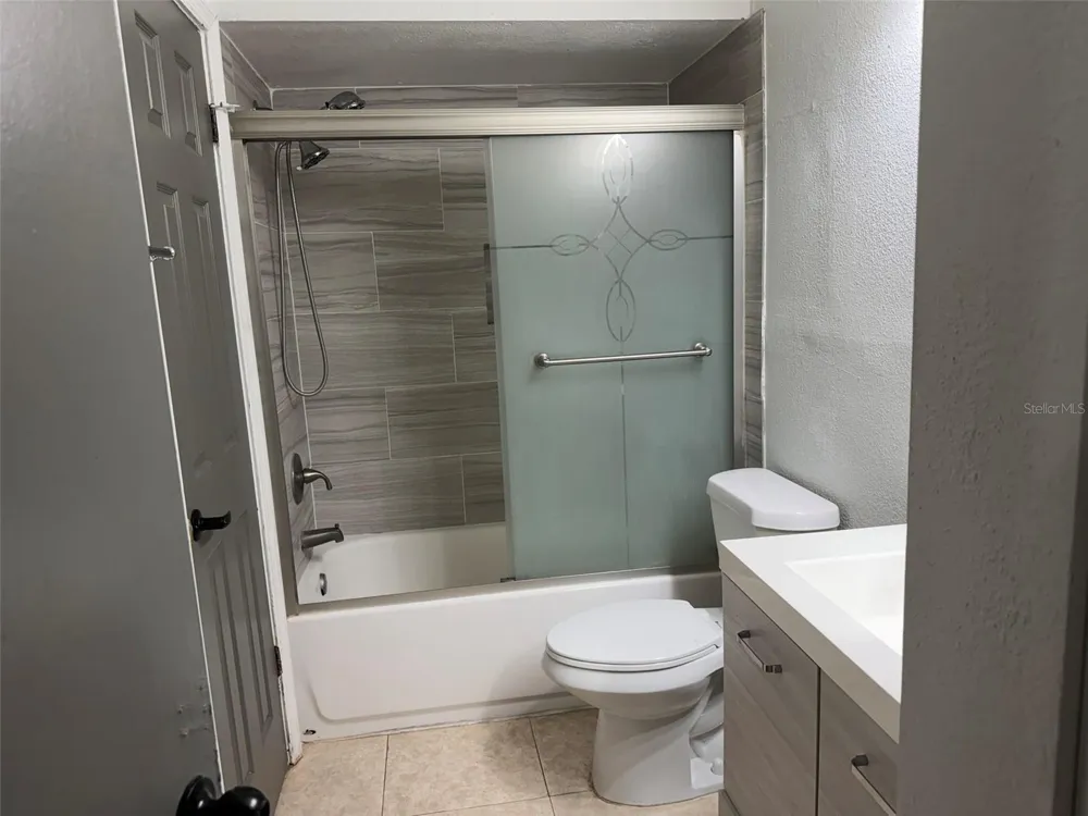 4658 COMMANDER DRIVE #813 Orlando, FL 32822