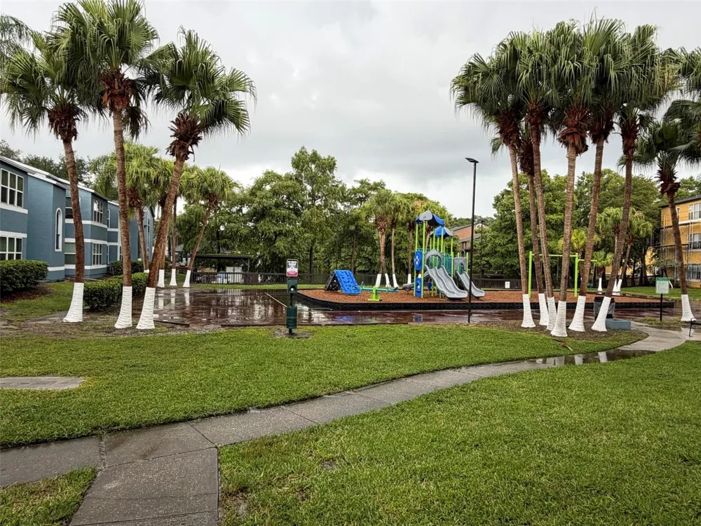 4658 COMMANDER DRIVE #813 Orlando, FL 32822