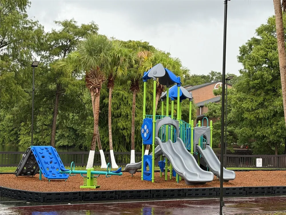 4658 COMMANDER DRIVE #813 Orlando, FL 32822