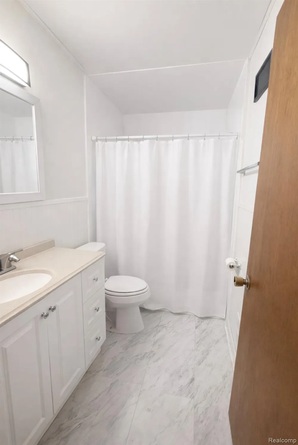2315 Hartwick Highway Lincoln Park City, MI 48146