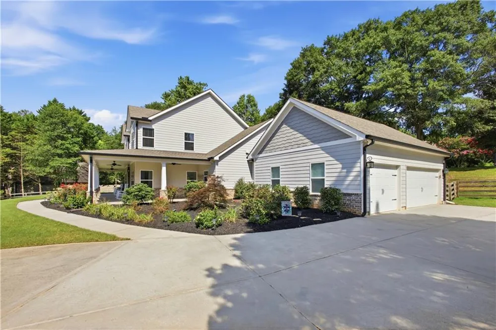 579 New Cut Road Braselton, GA 30517