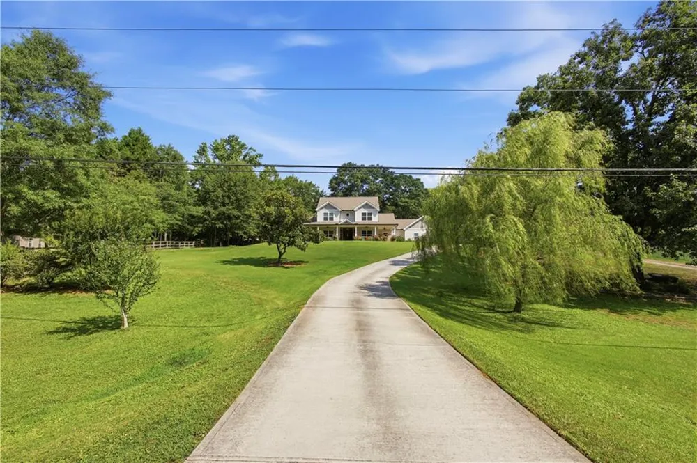 579 New Cut Road Braselton, GA 30517