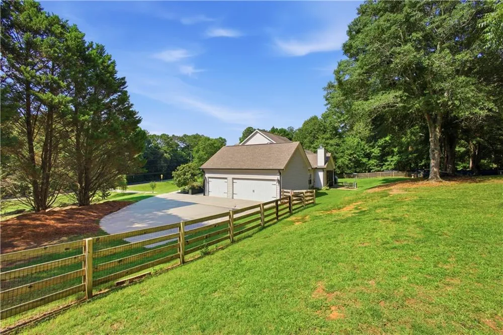 579 New Cut Road Braselton, GA 30517