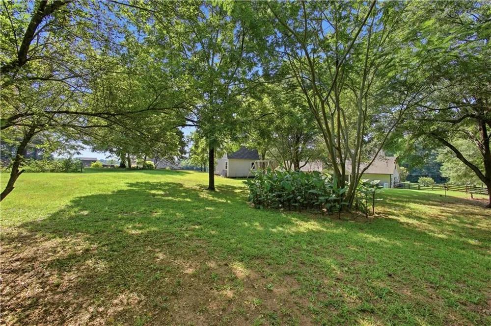 579 New Cut Road Braselton, GA 30517