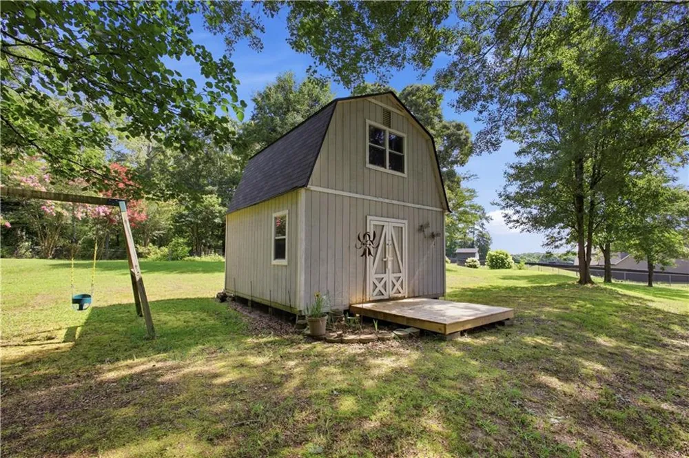 579 New Cut Road Braselton, GA 30517