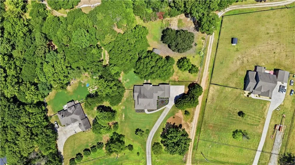 579 New Cut Road Braselton, GA 30517