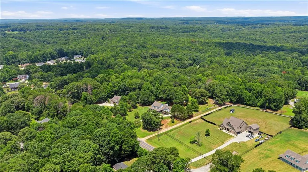 579 New Cut Road Braselton, GA 30517