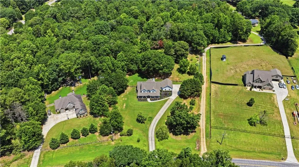 579 New Cut Road Braselton, GA 30517