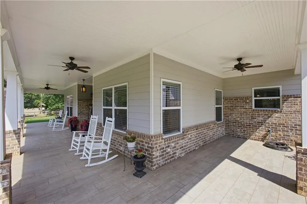 579 New Cut Road Braselton, GA 30517