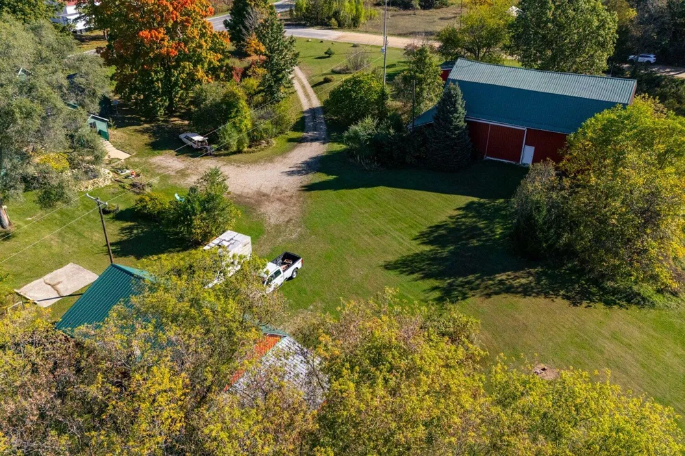 9031 Adams Road Middleville, MI 49333