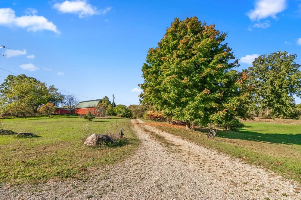 9031 Adams Road Middleville, MI 49333