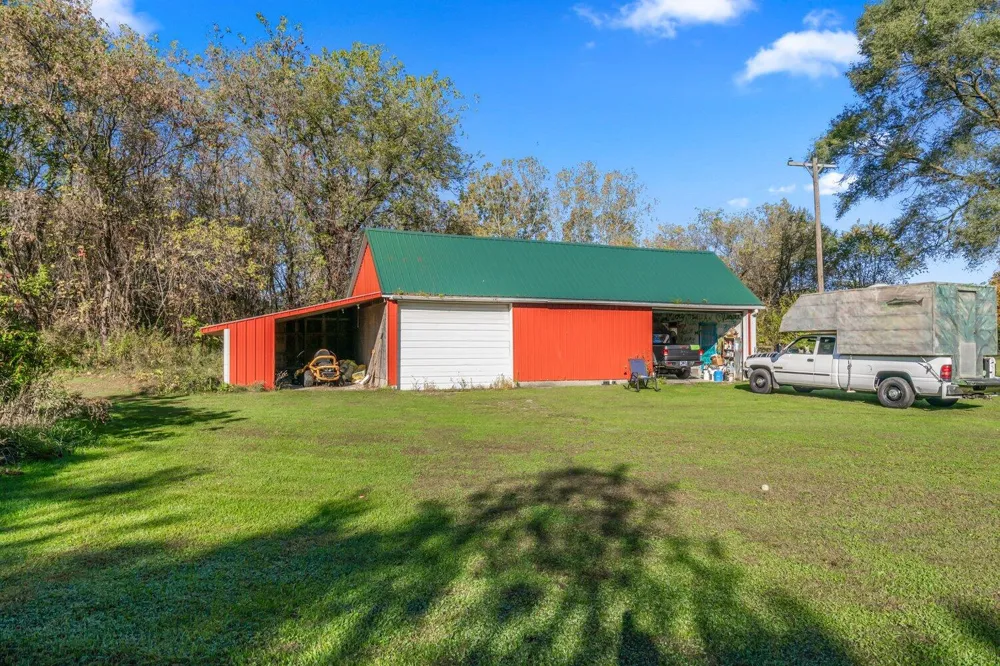 9031 Adams Road Middleville, MI 49333