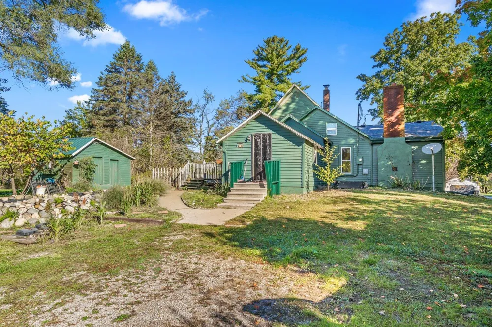 9031 Adams Road Middleville, MI 49333