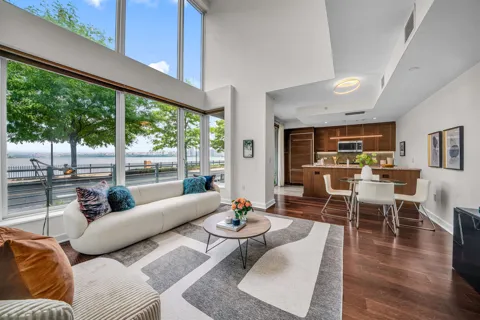 1000 AVENUE AT PORT IMPERIAL