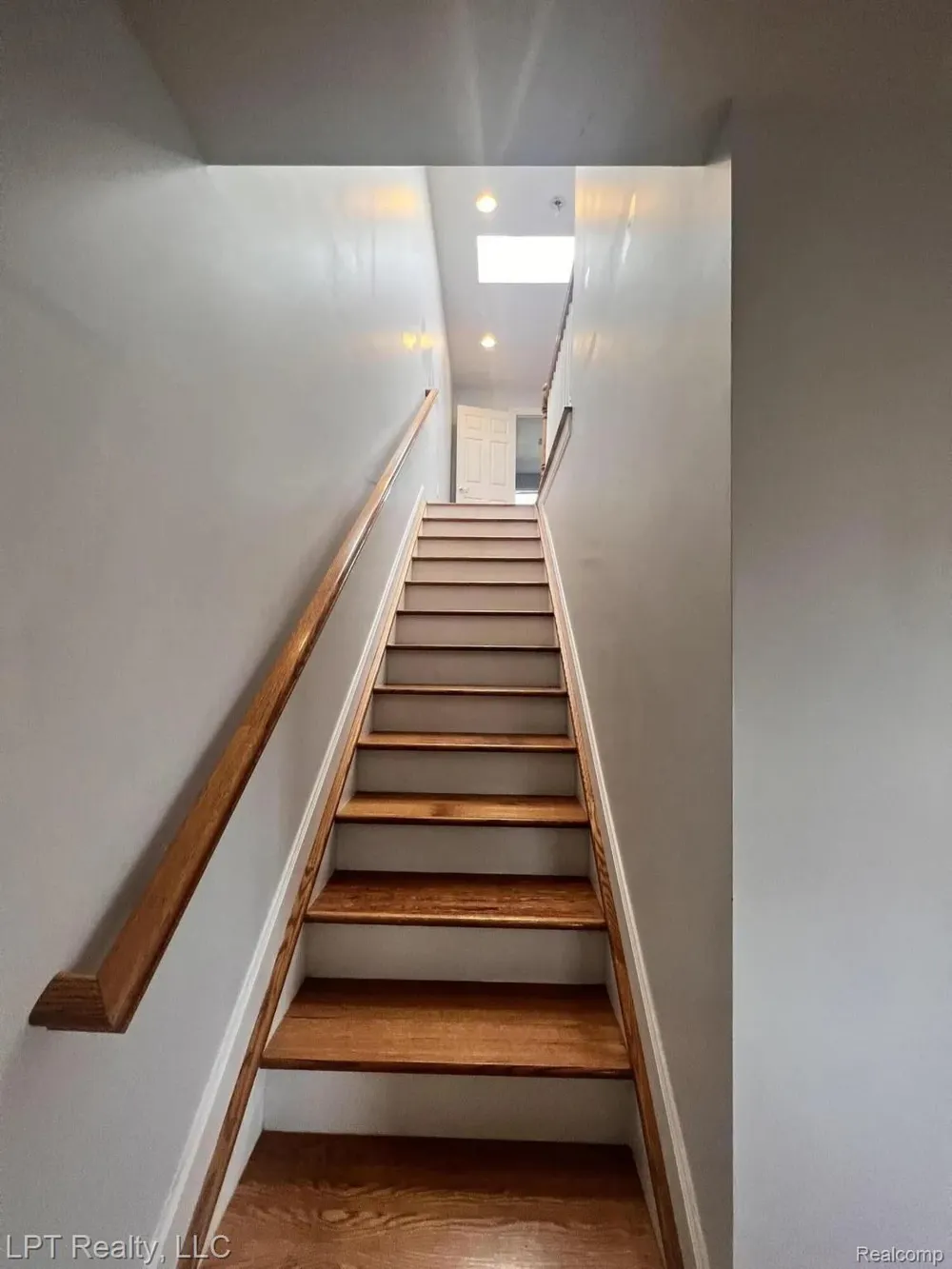 33 E BERNHARD Unit #2 E Hazel Park City, MI 48030