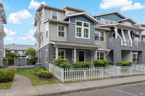 127 Firefly Lane