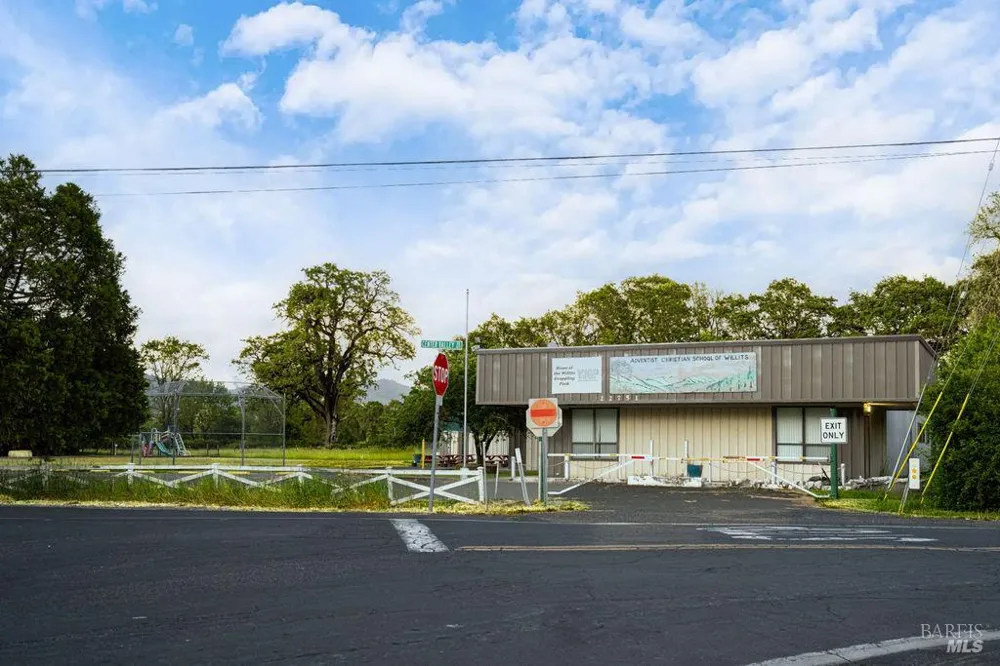 22751 Bray Road Willits, CA 95490