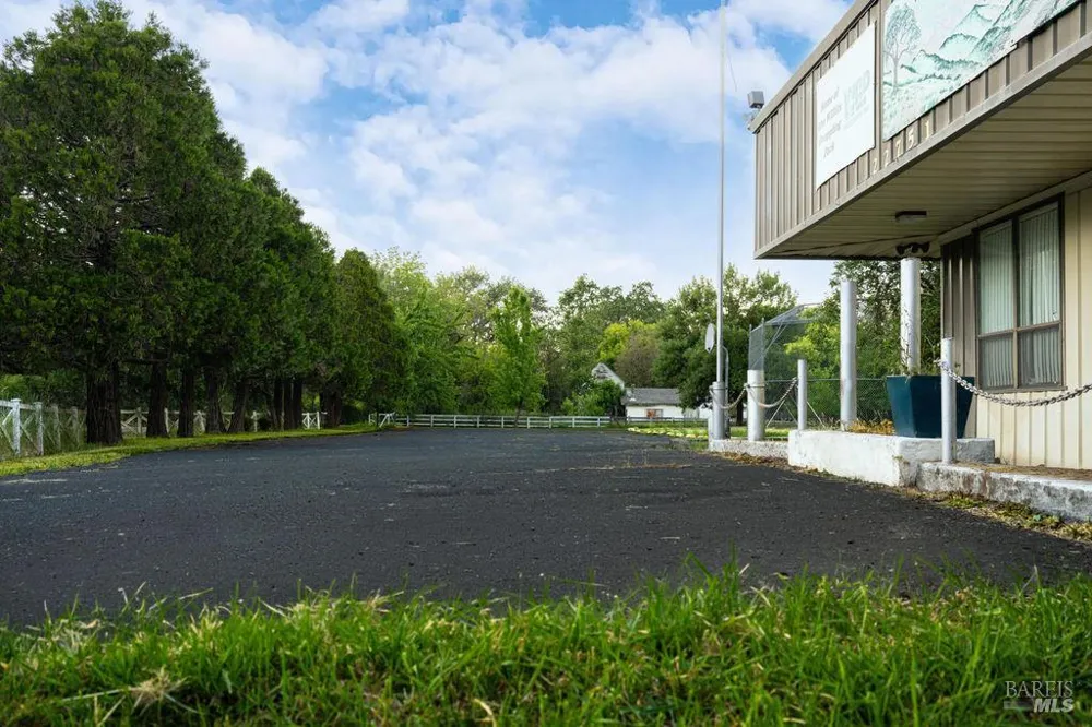 22751 Bray Road Willits, CA 95490