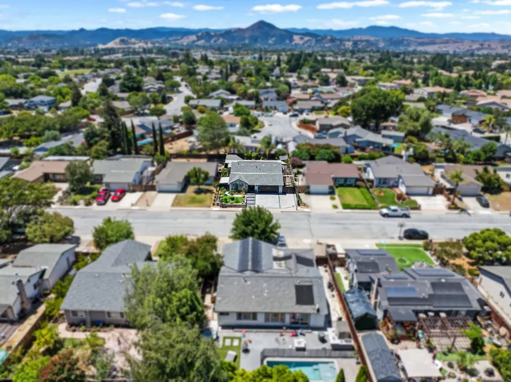 17205 Birch Way Morgan Hill, CA 95037
