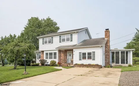 11 Queens Ln
