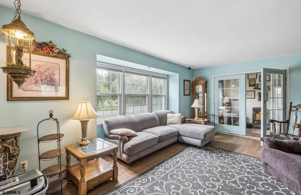 11 Queens Ln Hammonton, NJ 08037