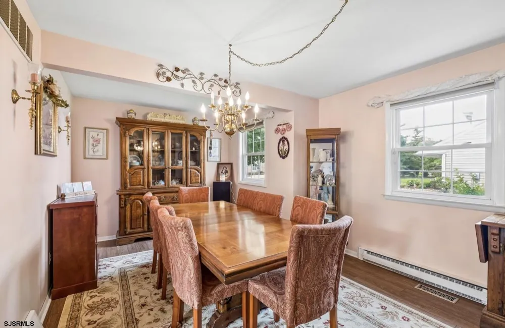 11 Queens Ln Hammonton, NJ 08037