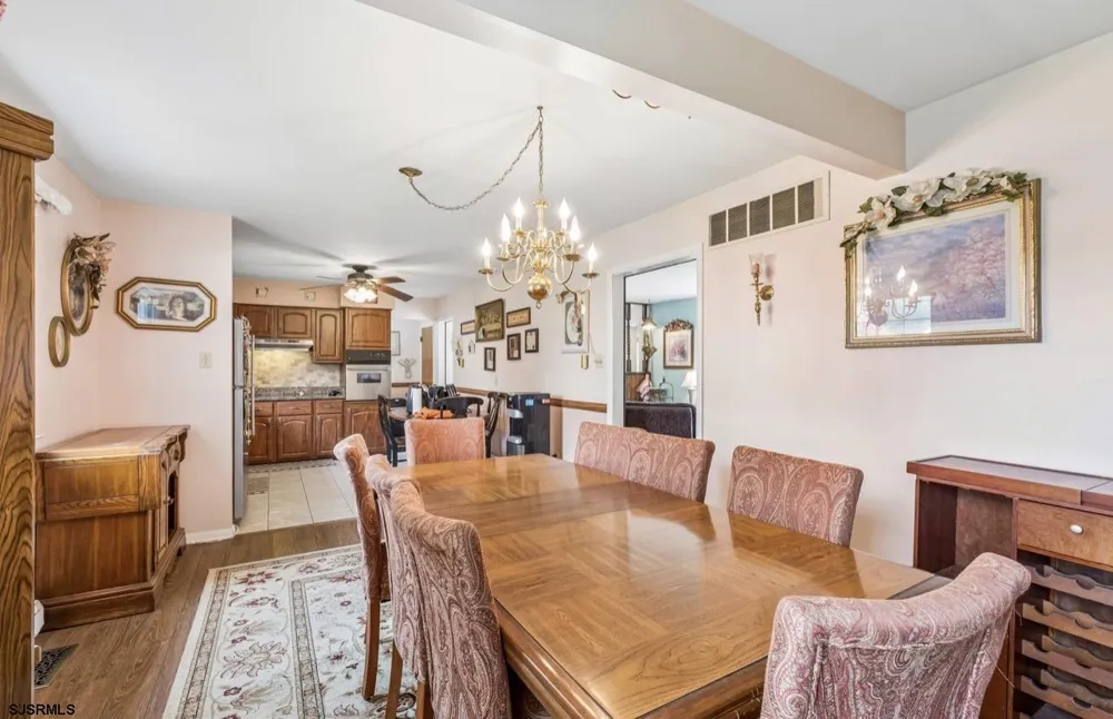 11 Queens Ln Hammonton, NJ 08037