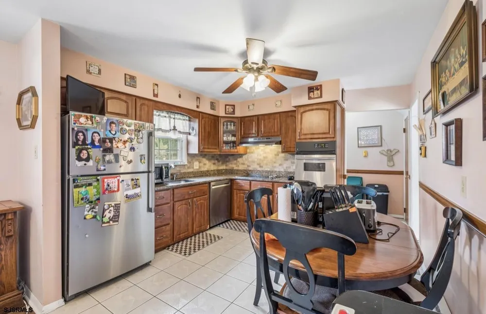 11 Queens Ln Hammonton, NJ 08037