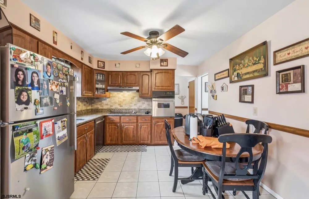 11 Queens Ln Hammonton, NJ 08037