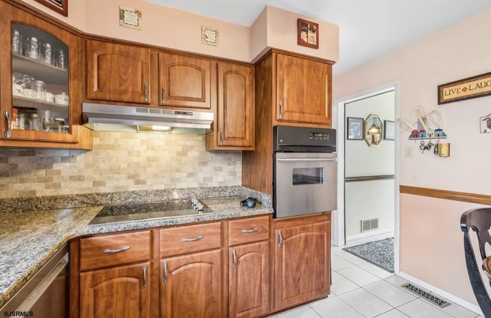 11 Queens Ln Hammonton, NJ 08037