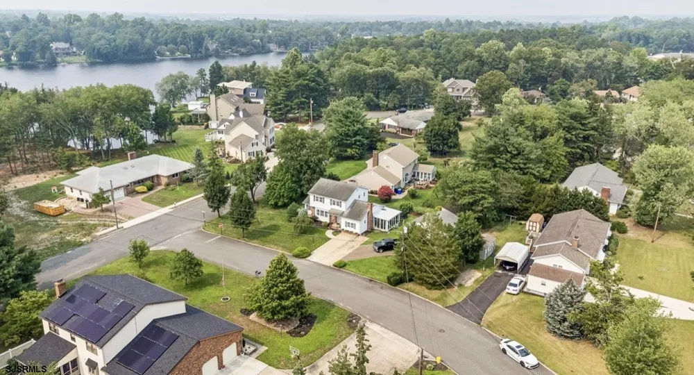 11 Queens Ln Hammonton, NJ 08037