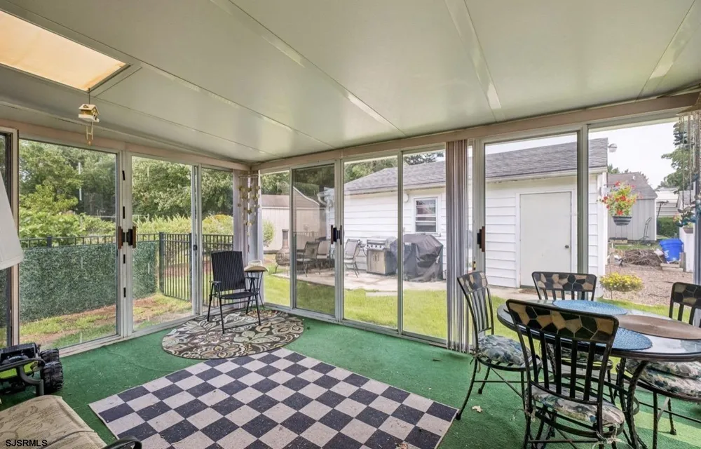 11 Queens Ln Hammonton, NJ 08037