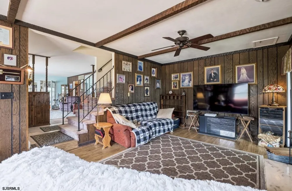 11 Queens Ln Hammonton, NJ 08037