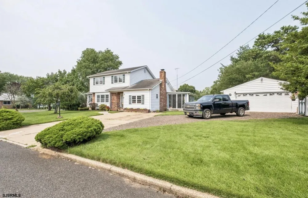 11 Queens Ln Hammonton, NJ 08037