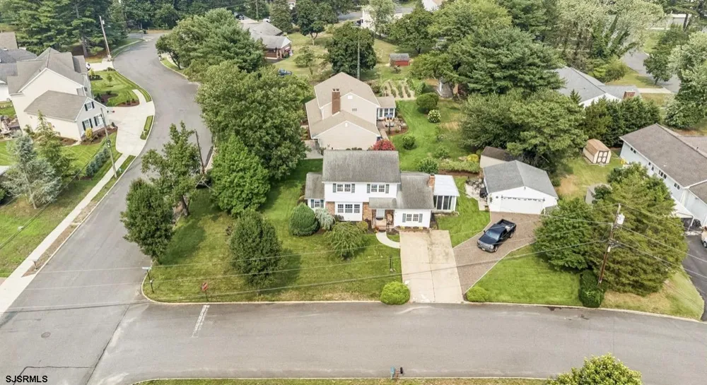 11 Queens Ln Hammonton, NJ 08037