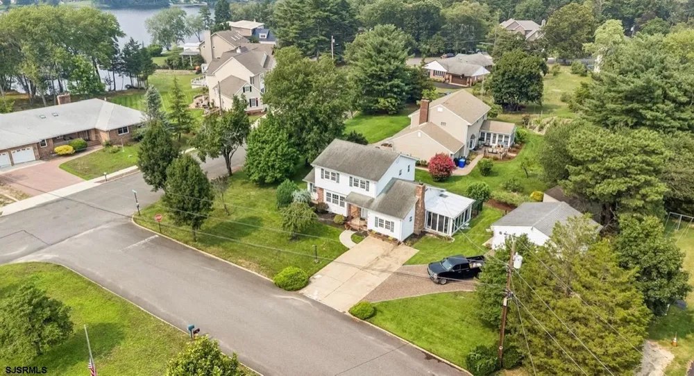 11 Queens Ln Hammonton, NJ 08037