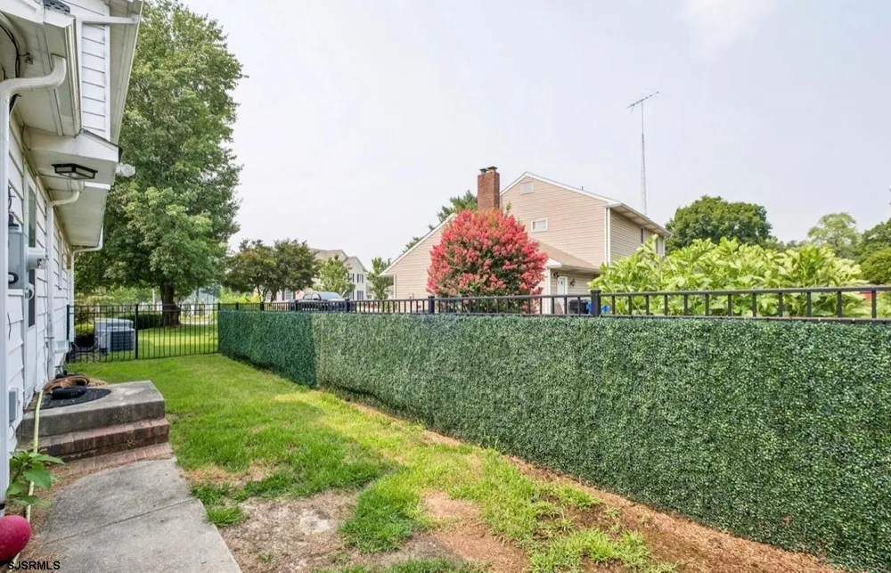 11 Queens Ln Hammonton, NJ 08037