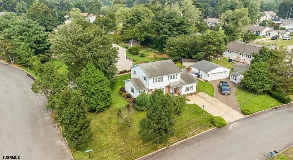 11 Queens Ln Hammonton, NJ 08037