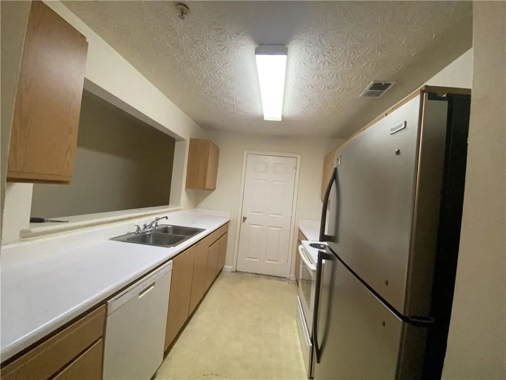 8204 Par Four Way Lithonia, GA 30038