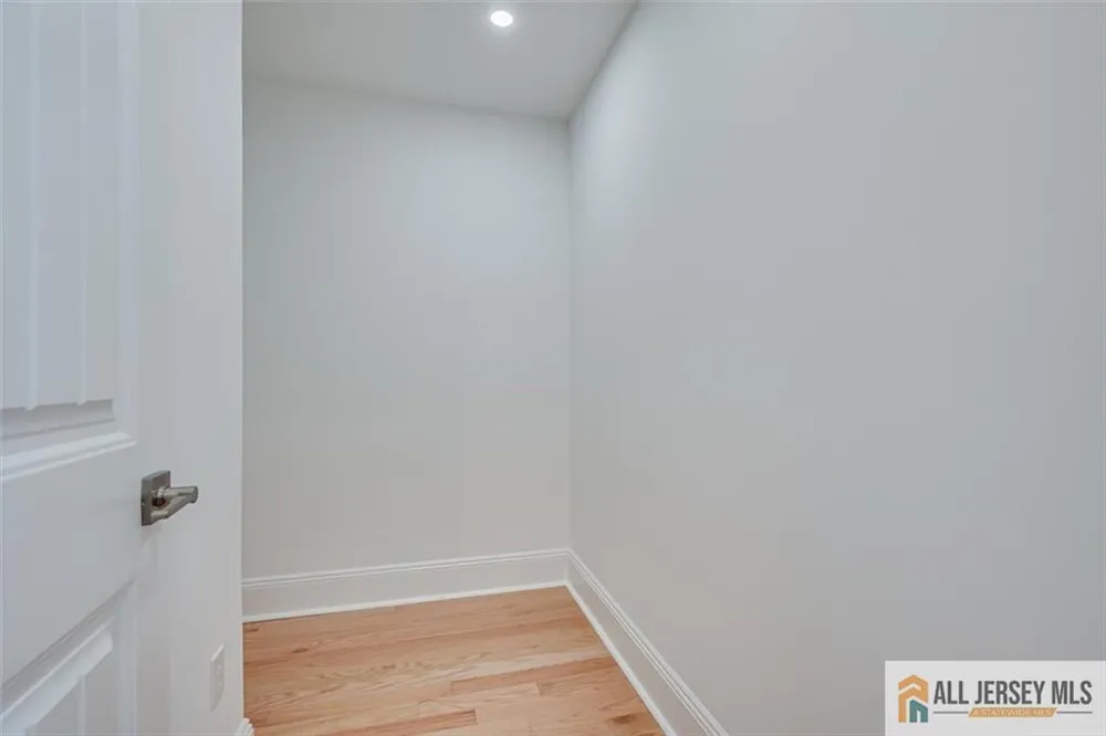 31 Riva Avenue Milltown, NJ 08850