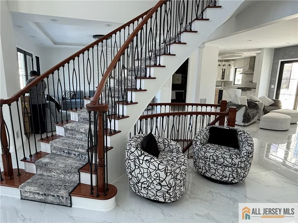 108 Jersey Avenue Edison, NJ 08820