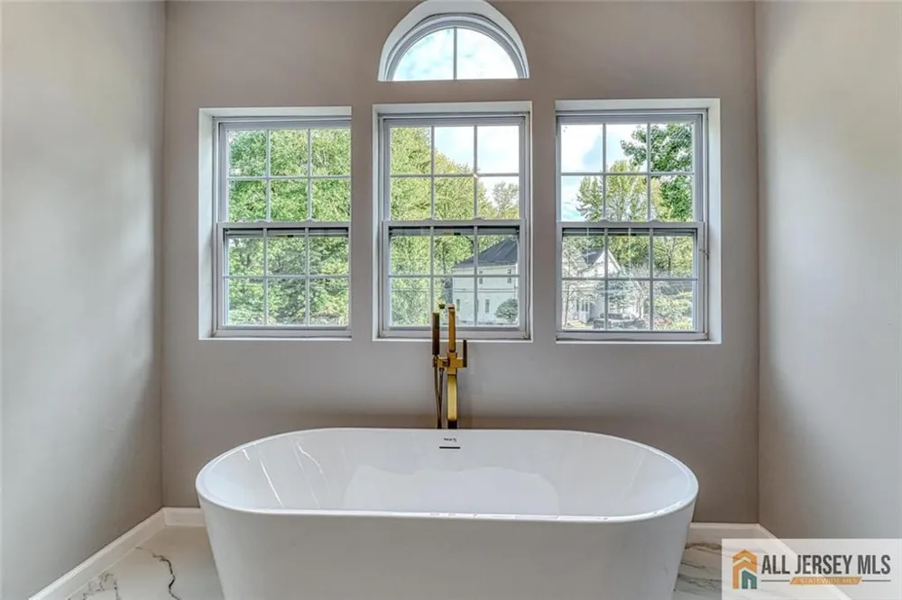 108 Jersey Avenue Edison, NJ 08820