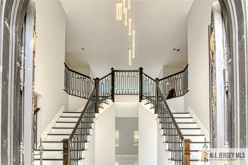 108 Jersey Avenue Edison, NJ 08820