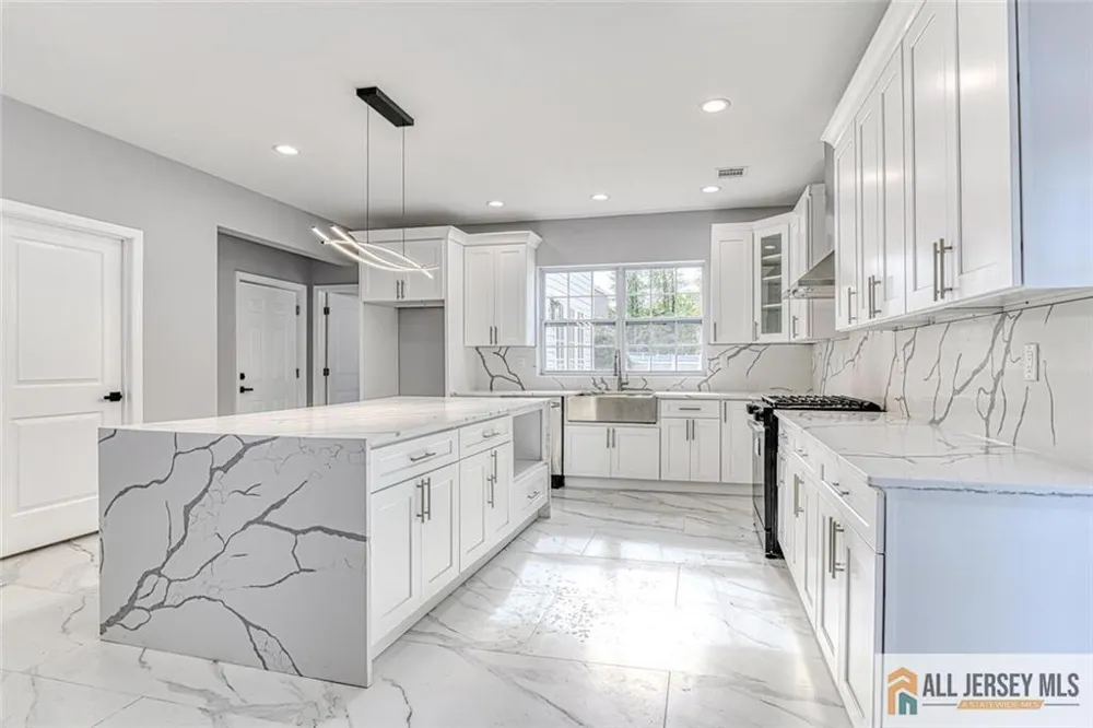 108 Jersey Avenue Edison, NJ 08820