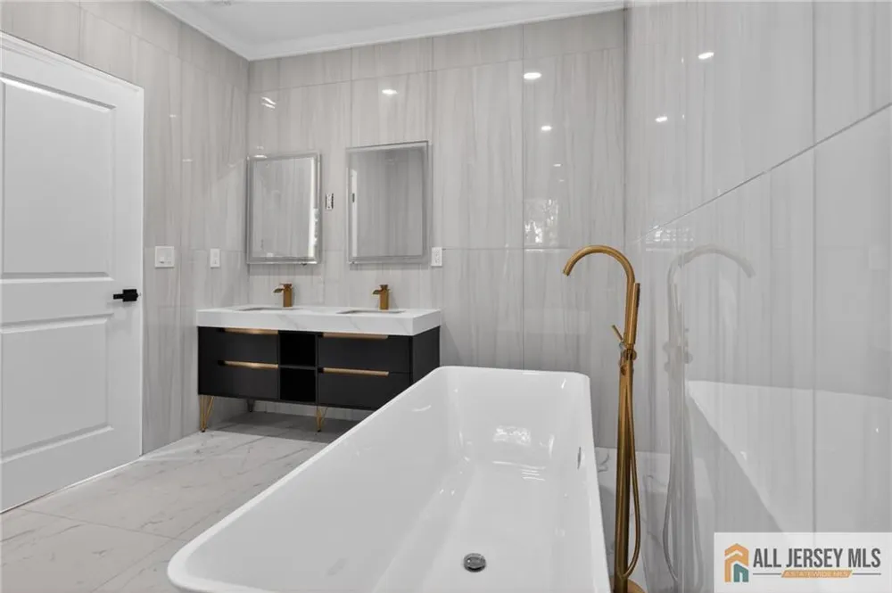 108 Jersey Avenue Edison, NJ 08820